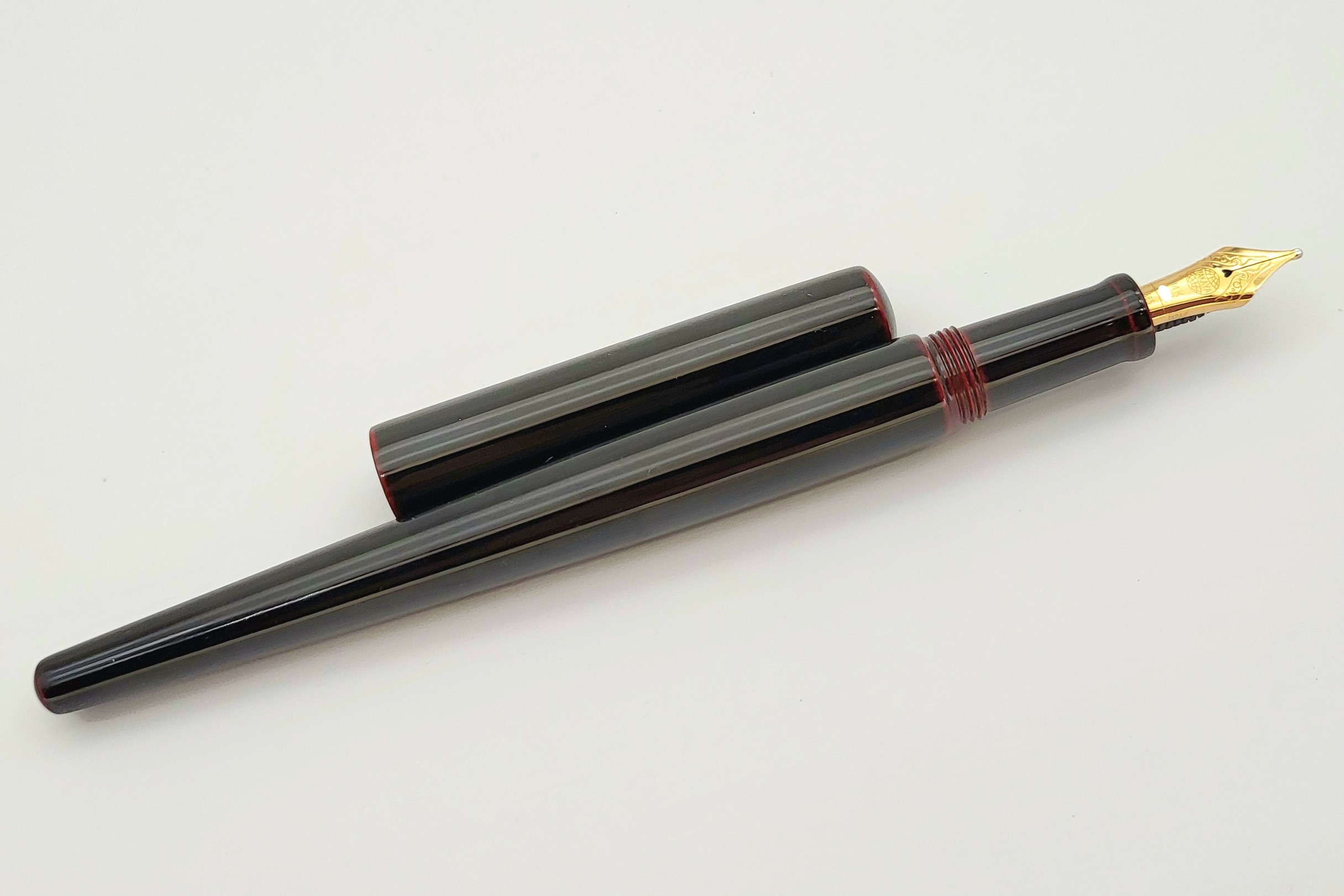 NakayaDeskPenKuroTamenuriFP_D